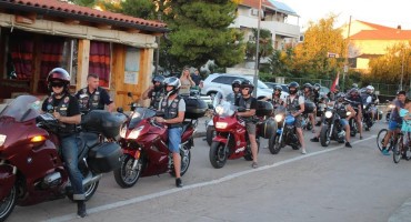 Ljudi velikog srca: Moto klubovi iz cijele BiH stižu na UKC Tuzla kako bi darivali krv