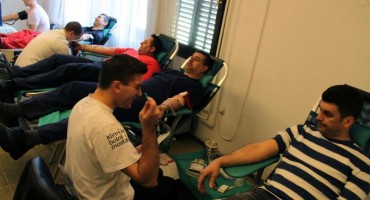 Uspješna provedba akcije darivanja krvi među djelatnicima mostarskoga Aluminija