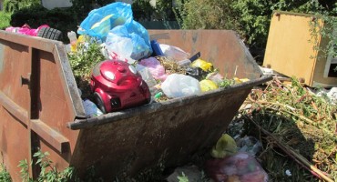 Ovo je Mostar i mostarska zbilja: Iz ulice Augusta Šenoe niko ne odvozi smeće