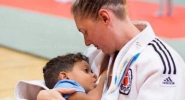 Sportašica dojila sina na borilištu