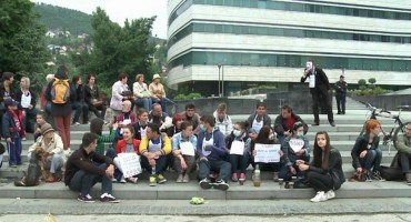 Mladi masovno napuštaju BiH