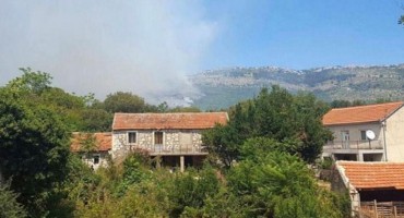 Požar na području Čepikuća i Trebinja lokaliziran