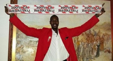 Crnoputi pjevač, Max Mara