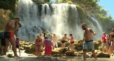 Biser Hercegovine vodopad Kravica uskoro će biti osvijetljen
