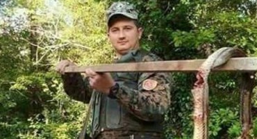 U Donjem Vakufu ubio zmiju dugu 3 metra
