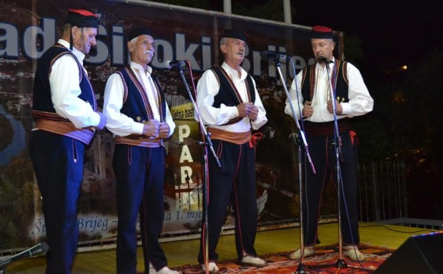 Široki Brijeg, Večer folklora