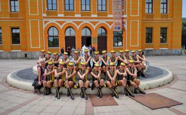 Mostarske mažoretkinje, mažoretkinje, turneja