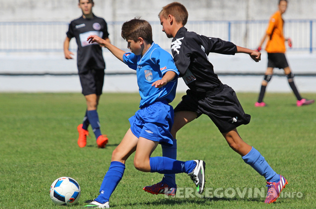 Pioniri i kadeti Imotskog neporaženi u Metkoviću