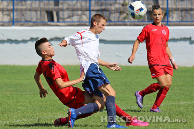 Pioniri i kadeti Imotskog neporaženi u Metkoviću