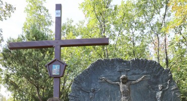 Međugorje: Drveni križevi na Križevcu iz zahvalnosti Kraljici Mira 