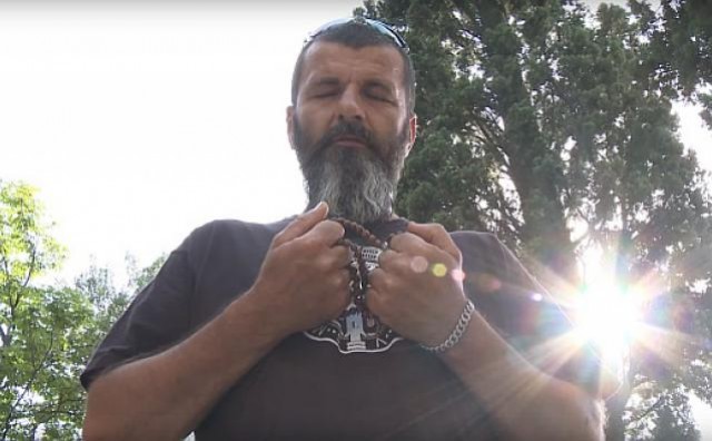 'Božji čovik' dokumentarni je film Dražena Bušića