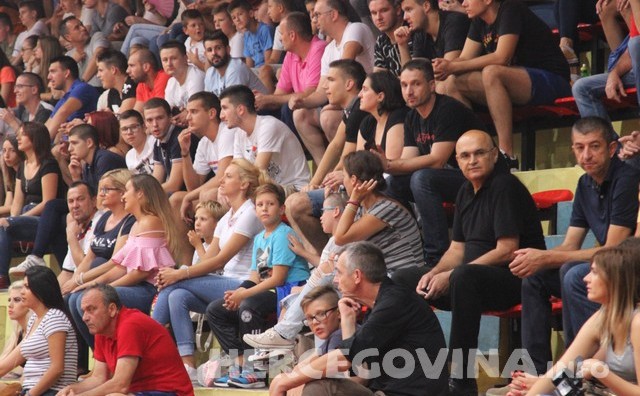 HMRK Zrinjski, dvorana