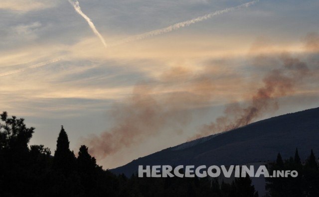 Mostar: Požar na brdu Mikuljača