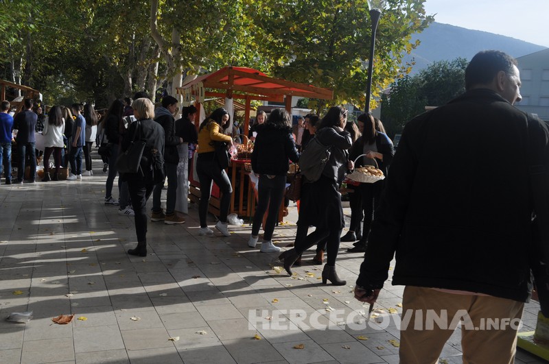 Mostarski srednjoškolci proslavili 'Dane kruha'