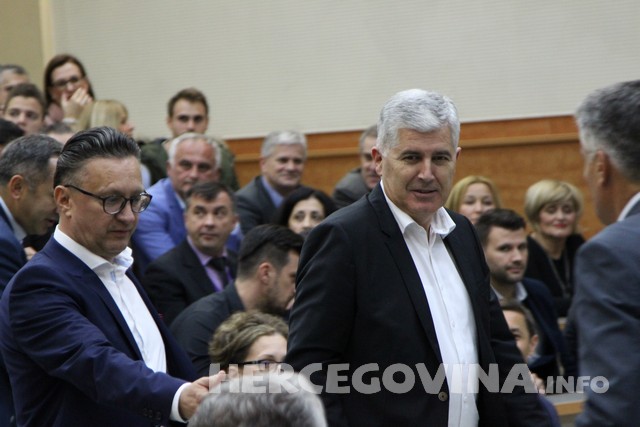 Mostar: Promovirana knjiga Odnosi s javnošću - Teorija i praksa prof. dr. Zorana Tomića