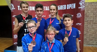 Cro Star, Livno, Zagreb