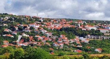 Država sufinancirala gradnju kuće gradonačelnika Imotskog, on je iznajmljuje 