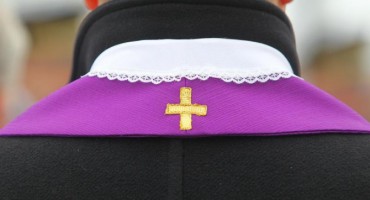 svećenik, sprovod, sprovodi