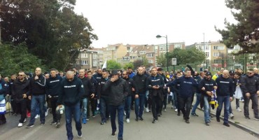 Bh. navijači u veličanstvenoj atmosferi stigli pred stadion