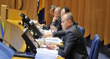 Osobno osiguranje na državnom nivou ima 27 dužnosnika