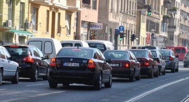 Za starija vozila drastično skuplja registracija