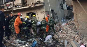 Na mjestu zgrade ostao krater, 14 mrtvih i 147 ranjenih