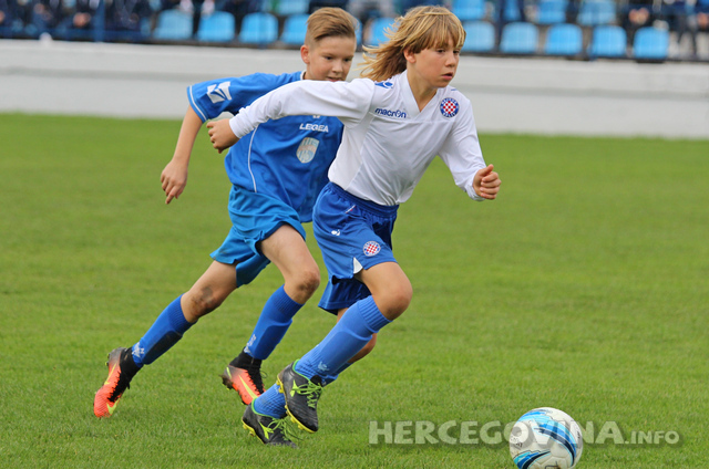 Mlađi pioniri i juniori Hajduka uvjerljivi u Metkoviću