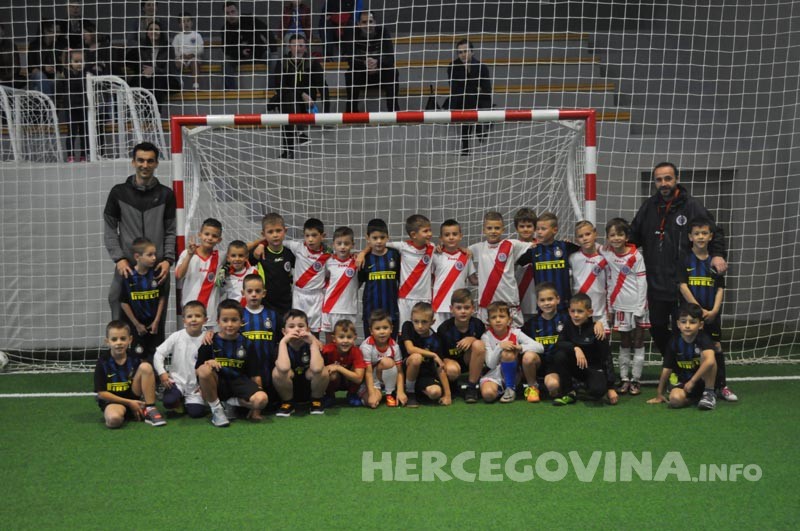 Najmlađi nogometaši Zrinjskog pobjedom do prvog mjesta Mini futsal lige
