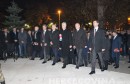 Mostar: Polaganje vijenaca u spomen hrvatskim braniteljima ispred Hrvatskog doma hercega Stjepana Kosače
