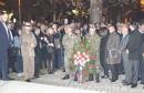 Mostar: Polaganje vijenaca u spomen hrvatskim braniteljima ispred Hrvatskog doma hercega Stjepana Kosače