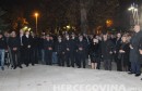Mostar: Polaganje vijenaca u spomen hrvatskim braniteljima ispred Hrvatskog doma hercega Stjepana Kosače