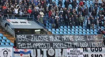 Ultras Vinkovci: 1991. Žalosne majke mrtve usne ljube... Tko im oprosti, prokleta mu duša i kosti