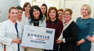 Zajednica žena HDZ-a BiH donirala 20.000 KM mostarskoj bolnici