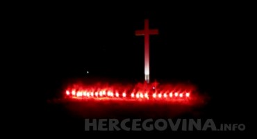 Mostar upalio 25 baklji u znak sjećanja na žrtve Vukovara