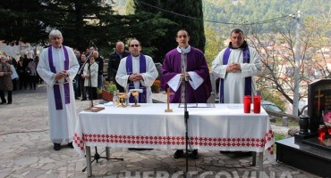 Mostar: Održana Sveta misa na groblju Šojnovac