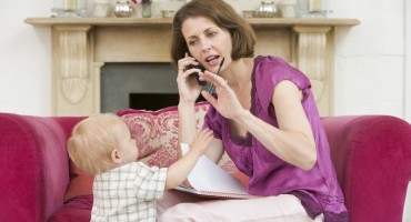 Kako naučiti dijete da vas ne prekida dok razgovarate telefonom?