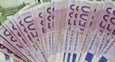 Studentu iz Gacka sa računa u banci nestalo 3.800 eura