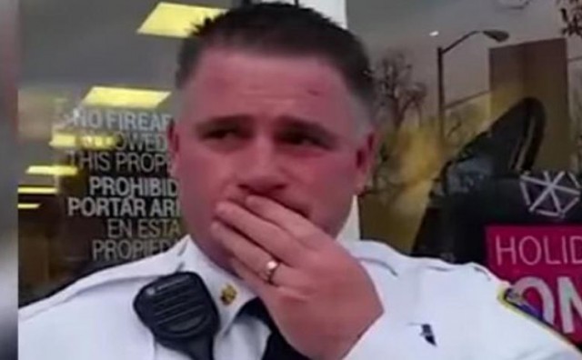 Očajni policajac herojskim činom pokušao spasiti život bebi koja se počela gušiti