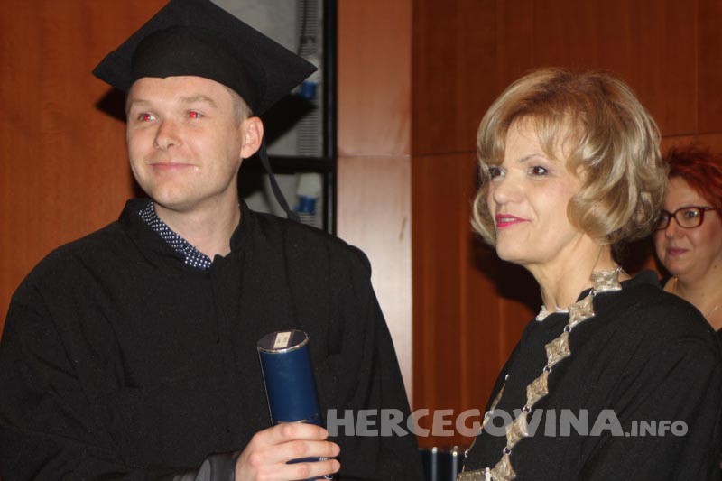 Pogledajte dodjelu diploma prvostupnicima i magistrima prava Sveučilišta u Mostaru