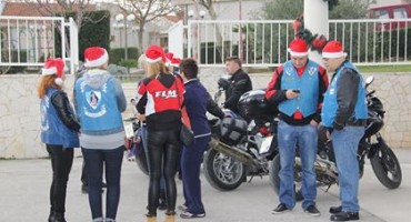 Motoristi povodom sv. Nikole posjetili Centar Mir u Rudinama