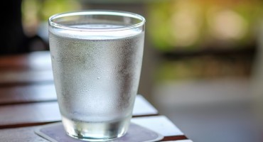 Evo zašto ne biste trebali piti vodu koja je odstajala preko noći