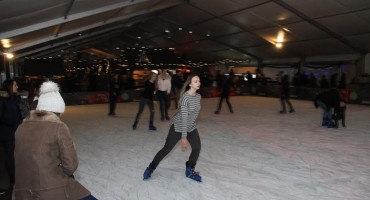 Prvi put u Mostaru; dođite na noćno klizanje!