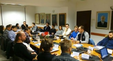  Novi predsjednik Studentskog zbora Sveučilišta u Mostaru je Marko Džoić.