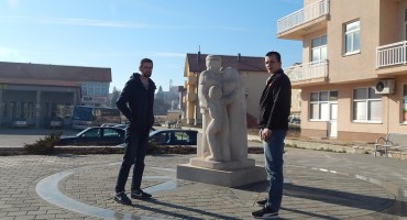 Dok sam radio u Njemačkoj bio sam dužan svima, sada radim u Duvnu i pravim kuću