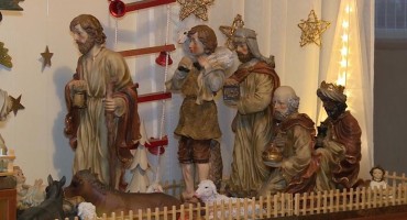 Damir iz Mostara pravi božićna umjetnička djela od drveta