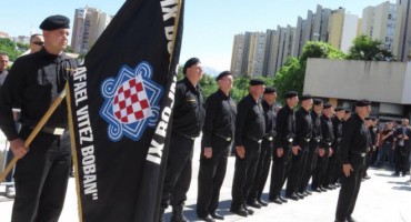 ‘PREKINITE DEMONIZACIJU HOS-OVACA: Kome je u interesu ‘progoniti’ istinske domoljube?’