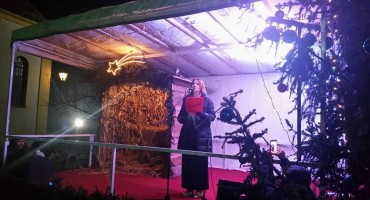 Pred oko 600 Zeničana mladi iz Drvara i Bos. Grahova upriličili žive jaslice