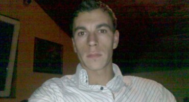 Popio je kavu, ona ga je pitala gdje im je dijete...