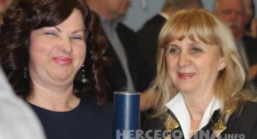 Pogledajte dodjelu diploma doktorima znanosti Sveučilišta u Mostaru