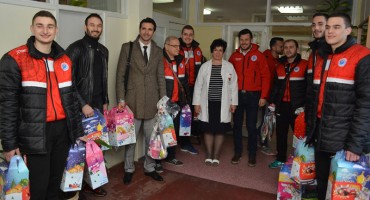 HMRK Zrinjski darivao mališane na Odjelu pedijatrije SKB Mostar